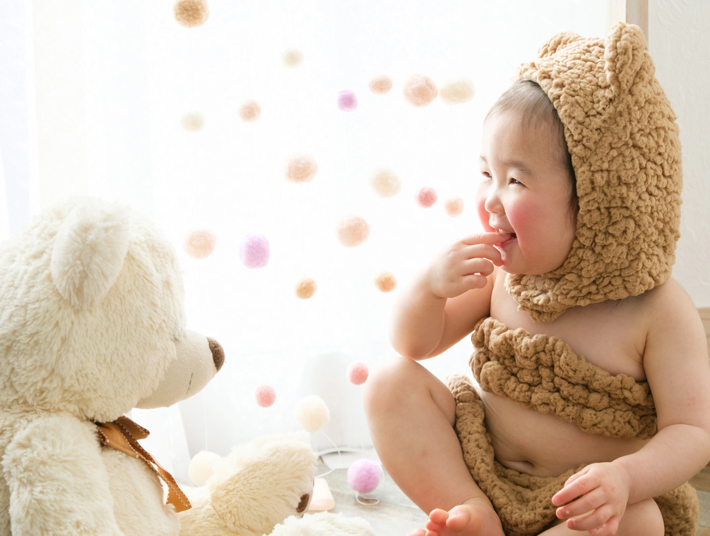 くまの着ぐるみで撮影した子どもの写真 7