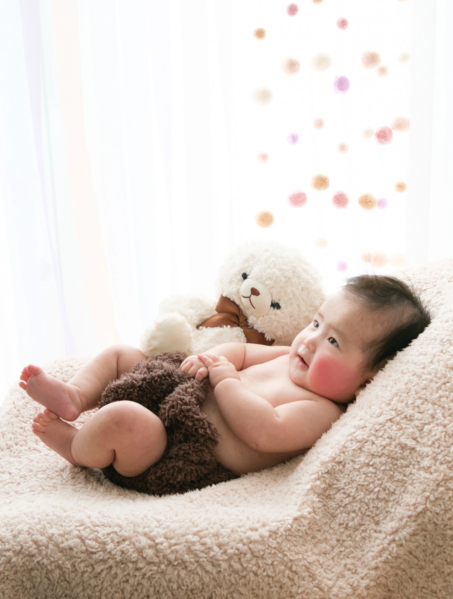 くまの着ぐるみで撮影した子どもの写真 9